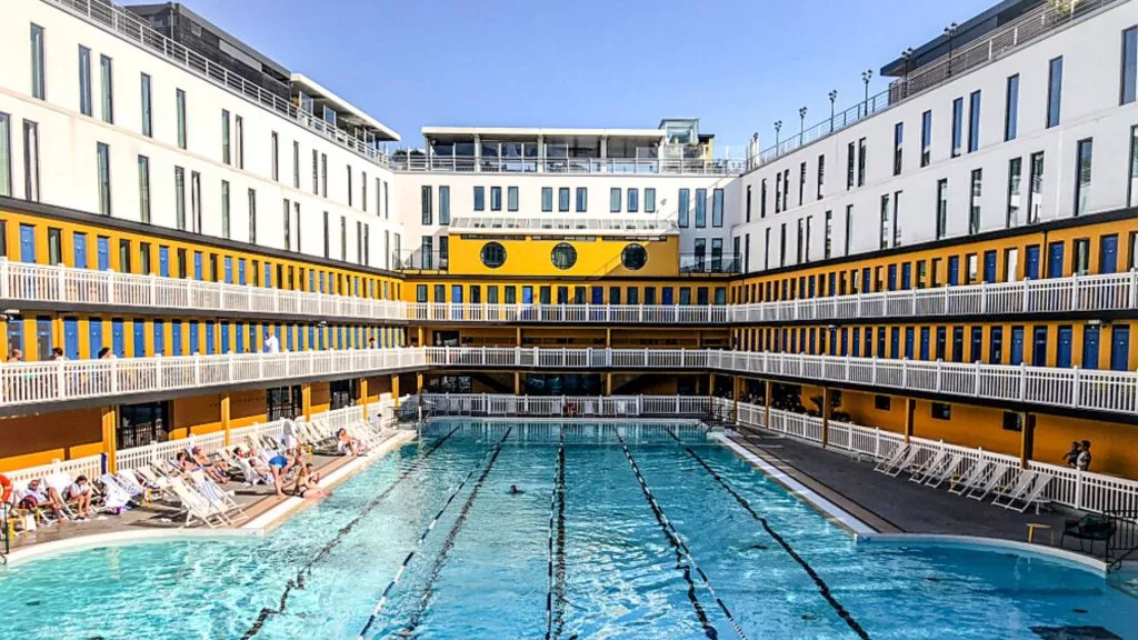 club molitor piscine luxe